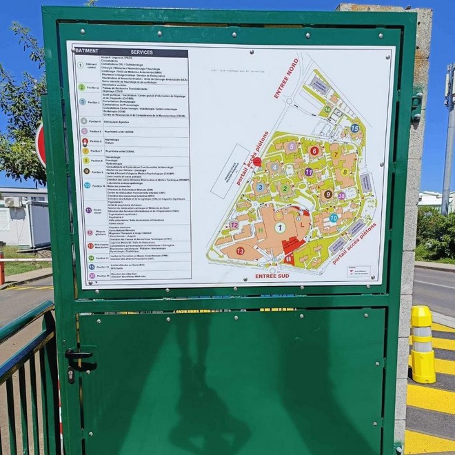 Spécialiste en portails et portillons à la Réunion - Vente de portillons tole par Clôture & Environnement
